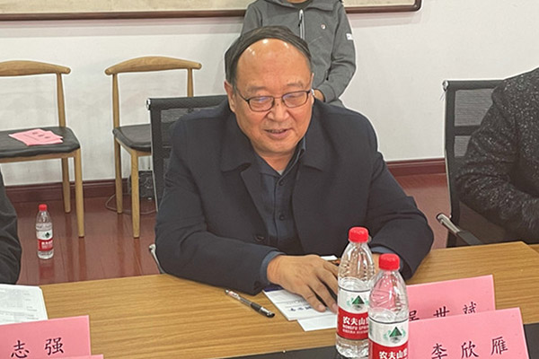 山西省外高校校友联合会举行专委会主任暨秘书长会议(图) - 山西省外